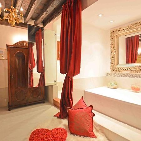 Zattere Cottage Close To Guggenheim Venesia Bagian luar foto