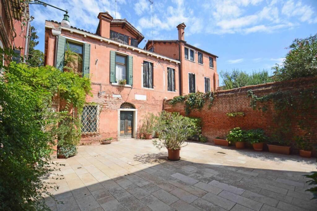 Zattere Cottage Close To Guggenheim Venesia Bagian luar foto