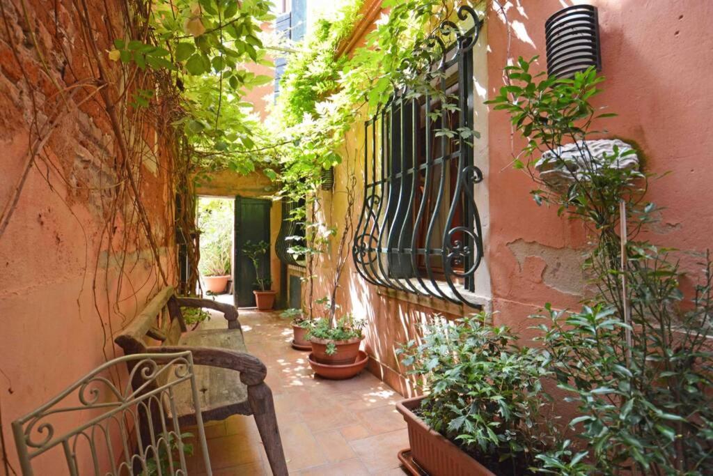 Zattere Cottage Close To Guggenheim Venesia Bagian luar foto