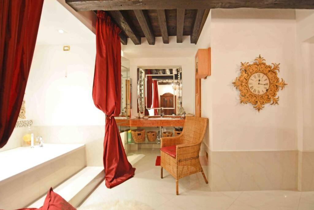 Zattere Cottage Close To Guggenheim Venesia Bagian luar foto